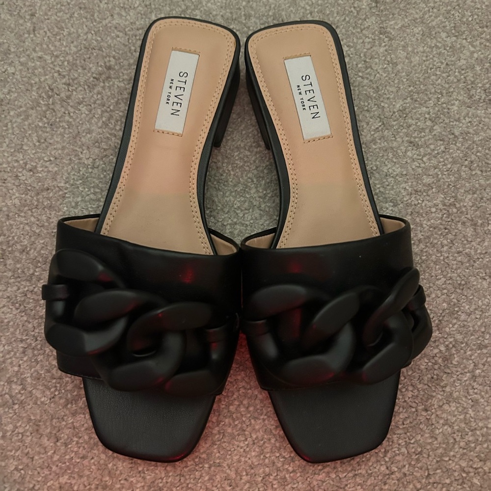 Black slides with chain detail